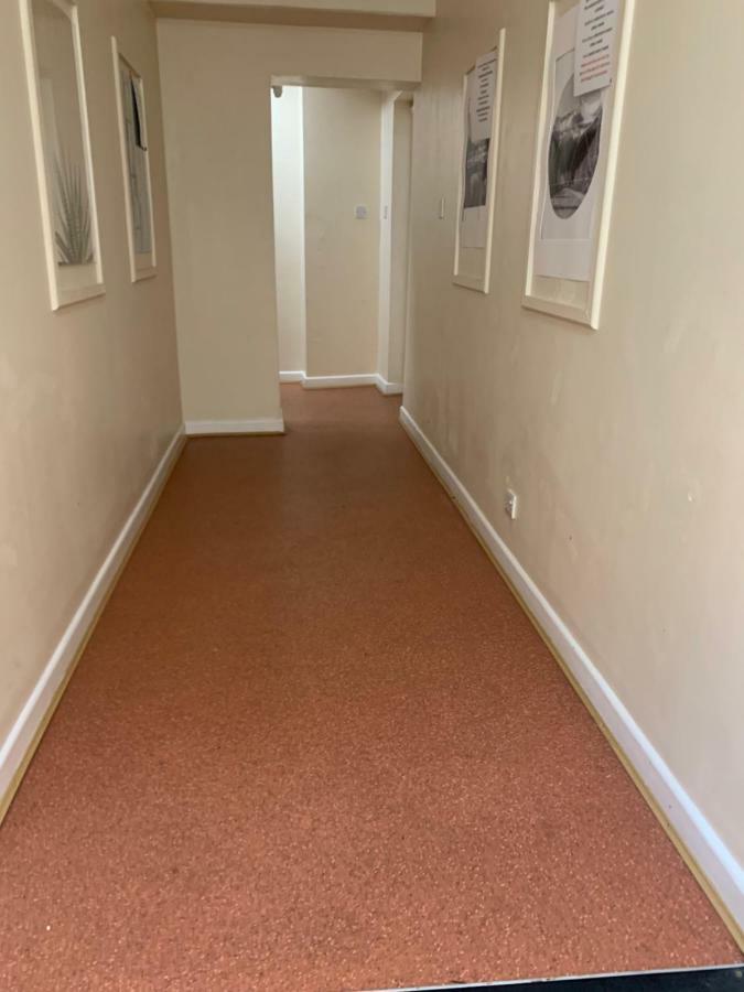 Cotswold Valley Aparthotel ストラウド エクステリア 写真